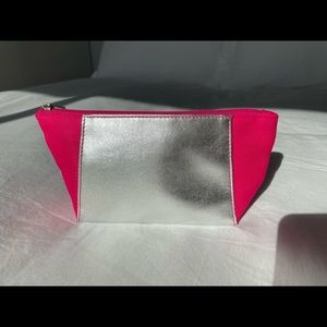 Cosmetic bag